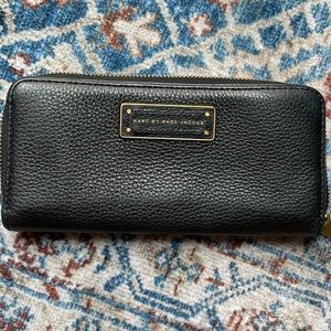 Marc Jacobs Continental Wallet